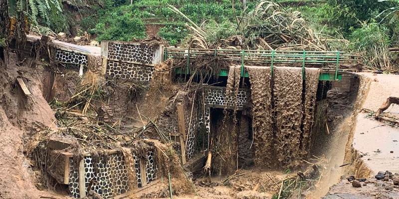 Sempat Terisolir, Akses Desa Cinta Sudah Bisa Dilalui Setelah Diterjang Banjir Bandang