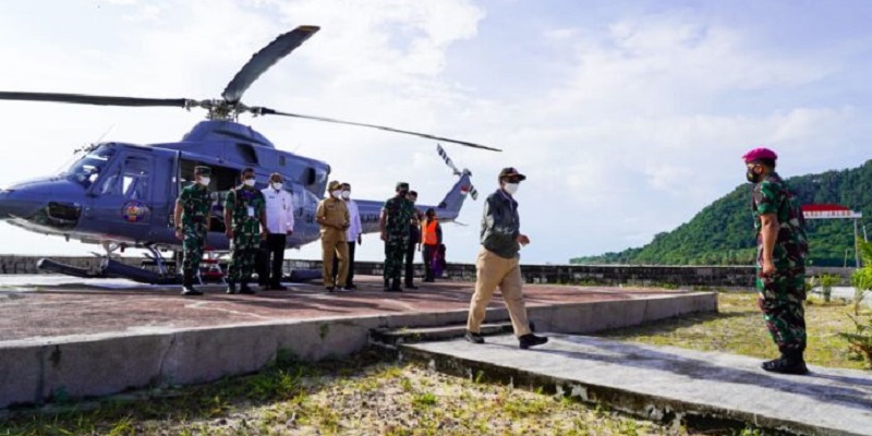 Pastikan Keamanan Daerah Terluar RI, Mahfud Ajak Tito Tinjau Langsung Tapal Batas di Laut Natuna