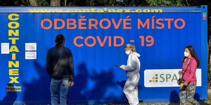 Angka Kasus Covid-19 Membludak, Ceko dan Slovakia Dianggap Terlambat Lakukan Penguncian