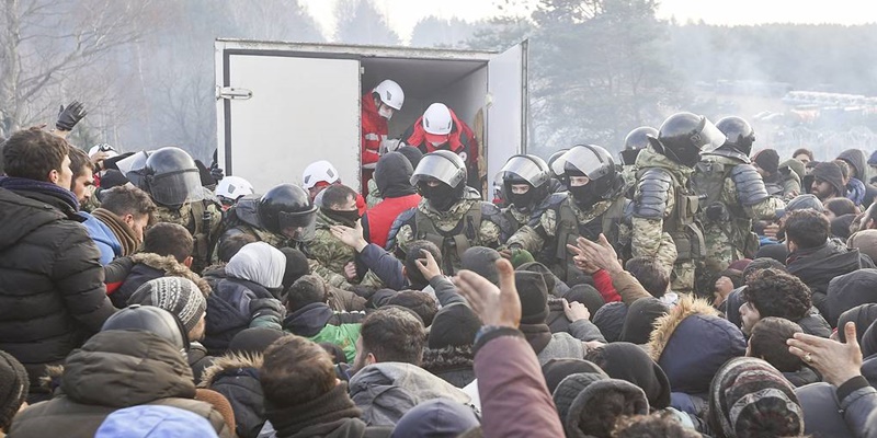 Krisis Migran: Situasi Perbatasan Polandia-Belarusia Memburuk, Biden Beri Peringatan kepada Minsk dan Moskow