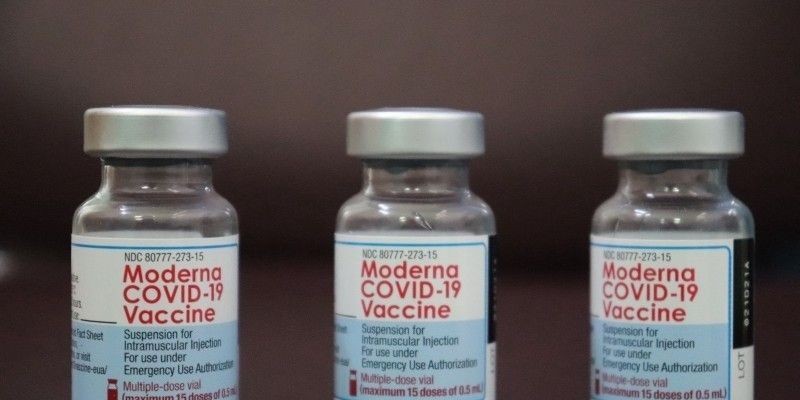 Omicron Diyakini Lebih Berbahaya, Moderna Siap Produksi Vaksin Khusus