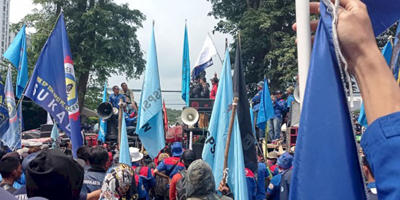 Minta Ridwan Kamil Temui Massa Aksi, KSPSI: Masa Gubernur Enggak Berani Nemuin Rakyatnya?