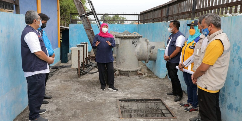 Antisipasi Banjir, Khofifah Tinjau Tiga Rumah Pompa Kemuning Sampang