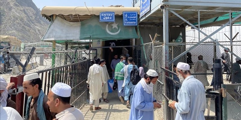Pakistan akan Beri Vaksinasi Gratis untuk Warga Afghanistan di Perlintasan Perbatasan