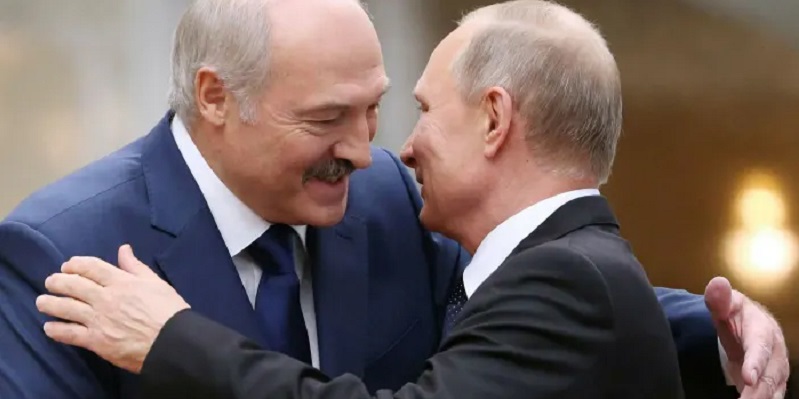 Lukashenko Siap "Pinjam" Senjata Nuklir Rusia untuk Hadapi NATO