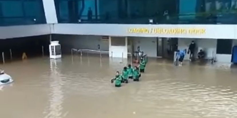 Hujan Deras, Bandara Soetta Terendam Banjir