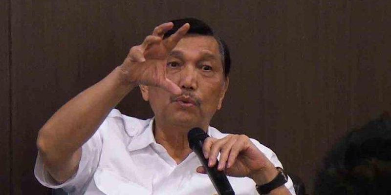 Luhut Kesulitan untuk <i>Zero Case</i> Omicron, Adhie Massardi: Kalau <i>Zero</i> Keuntungan?