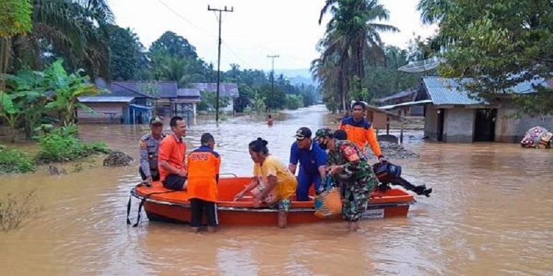 Ratusan Rumah Terendam Banjir Hingga 2 Meter di Rambah Tengah Hulu