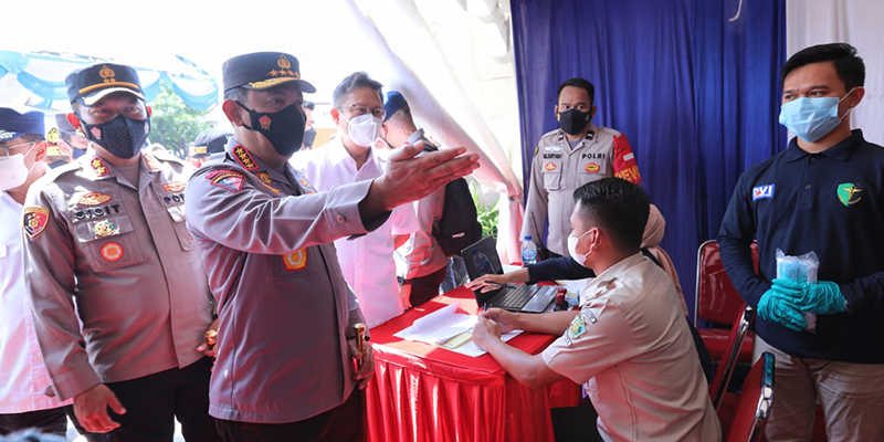 Bersama Sejumlah Menteri, Kapolri Tinjau Pelabuhan Merak Pastikan Tak Ada Lonjakan Covid