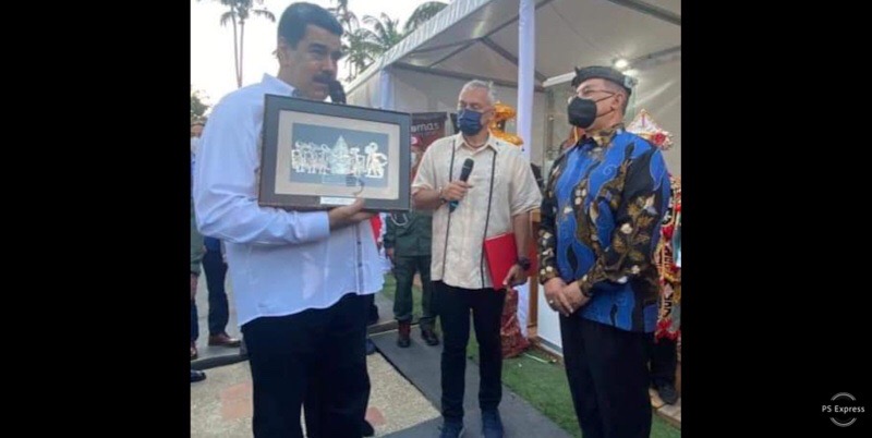 Nicolas Maduro Berkunjung ke <i>Stand</i> Indonesia
