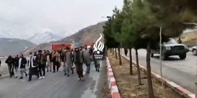 Puluhan Orang Turun ke Jalanan di Panjshir, Protes Serangan Taliban Terhadap Warga Sipil