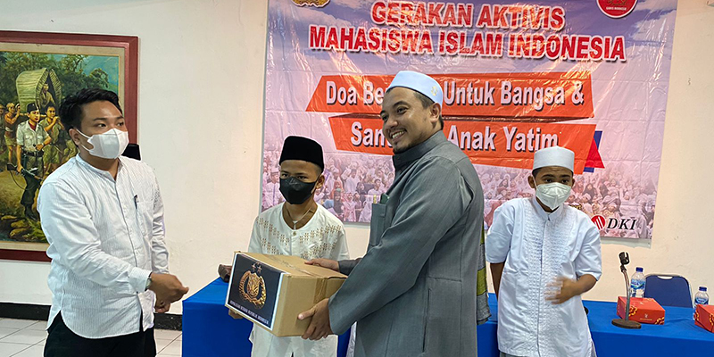 Syukuran Akhir Tahun, Habib Azmy dan Aktivis Islam Gelar Doa Bersama Sekaligus Santuni Yatim