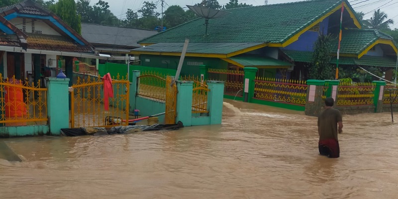 71 KK di Dua Kelurahan Muara Enim Terdampak Banjir Akibat Hujan Lebat dan Tanggul Rusak