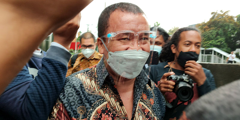 Diperiksa sebagai Tersangka Kasus Suap Pajak, Alfred Simanjuntak Tak Ditahan KPK