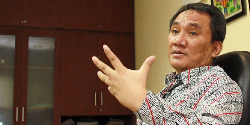 Semeru Erupsi Tanpa <i>Early Warning</i>, Andi Arief Desak DPR Panggil Menteri ESDM dan Jajarannya