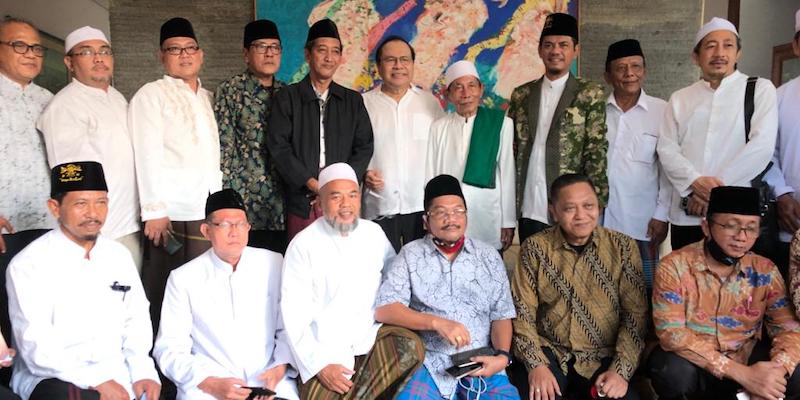 DR. Rizal Ramli bersama ulama kultural NU yang mendirikan Komite Khittah NU 1926./Ist