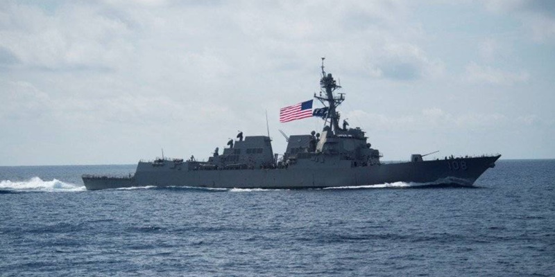PLA Usir Kapal Perusak USS Benfold di Laut China Selatan