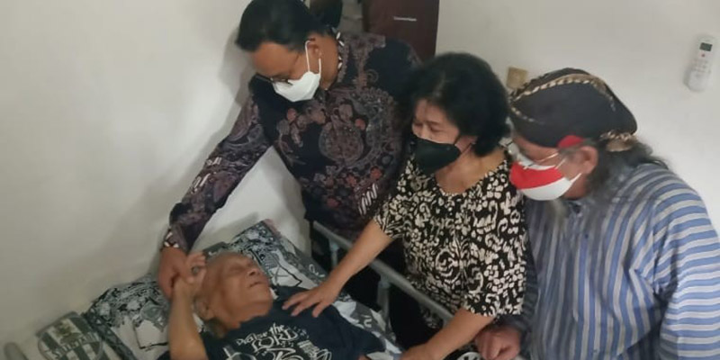 Remy Sylado Terbaring Sakit, Anies Gercep Kirim Ambulance dan Sediakan Kamar VIP RS Tarakan