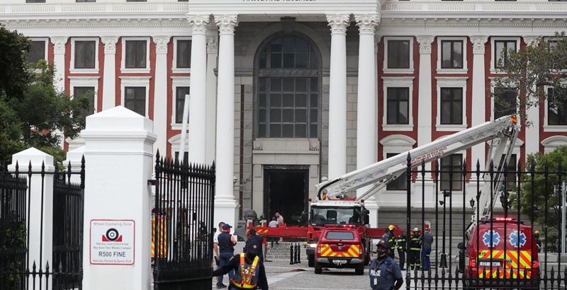 Satu Orang Ditahan Terkait Kebakaran Gedung Parlemen Afrika Selatan