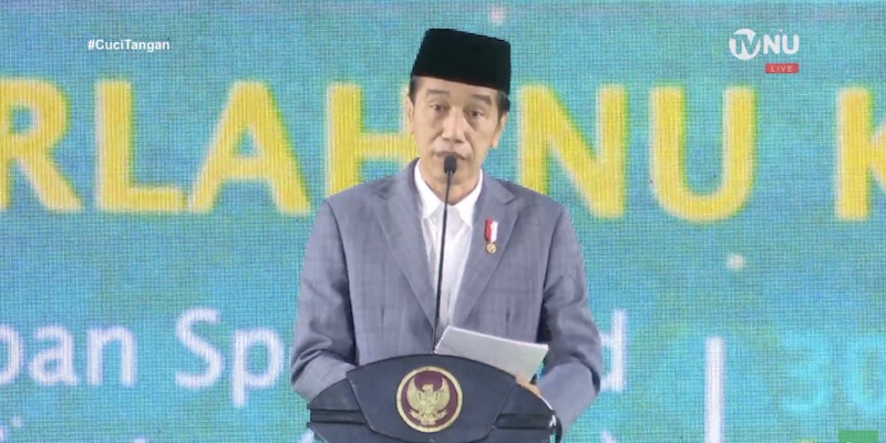 Di Harlah NU, Jokowi Curhat Sempat Bingung Pilih Pakai Celana atau Sarungan