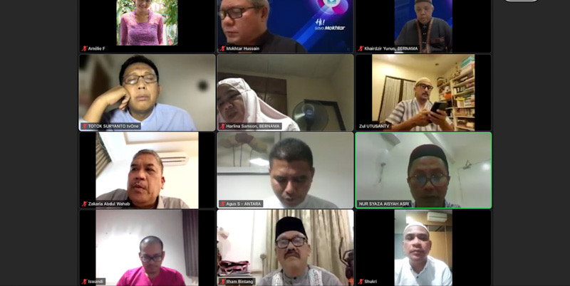 Warga Malaysia dan Indonesia Membaca Yasin, Tahlil dan Doa Bersama untuk Kesembuhan Mahathir Mohammad