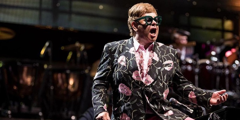 Elton John Terinfeksi Covid-19, Konser Perpisahan Ditunda Lagi