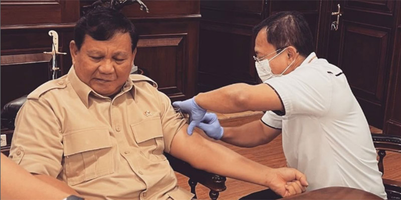 Terawan Suntik Vaksin Nusantara untuk Prabowo