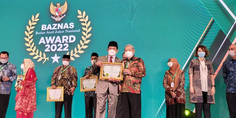 Aktif Dukung Literasi Zakat, Uhamka Raih Penghargaan Baznas Award 2022