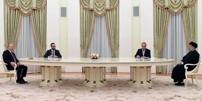 Menyambut Raisi di Kremlin, Putin Lakukan Pertemuan yang Tidak Biasa
