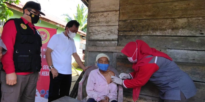 Genjot Vaksin Booster, Binda Bengkulu Fasilitasi Lansia dengan Vaksinasi Door to Door