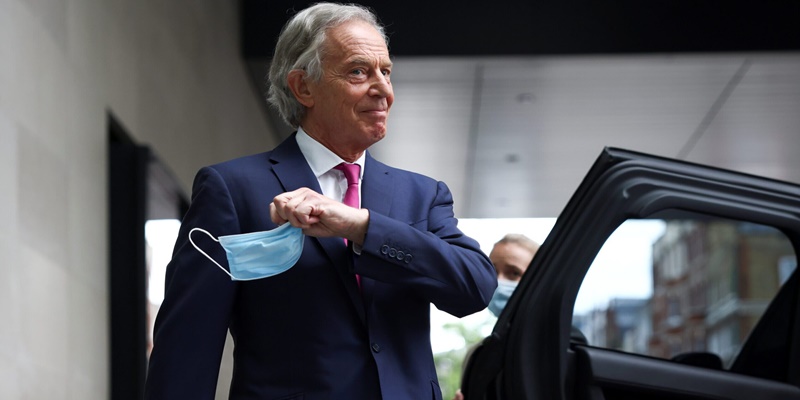 Sambut Tahun Baru, Ratu Elizabeth II Anugerahkan Gelar Ksatria Senior kepada Mantan Perdana Menteri Inggris Tony Blair