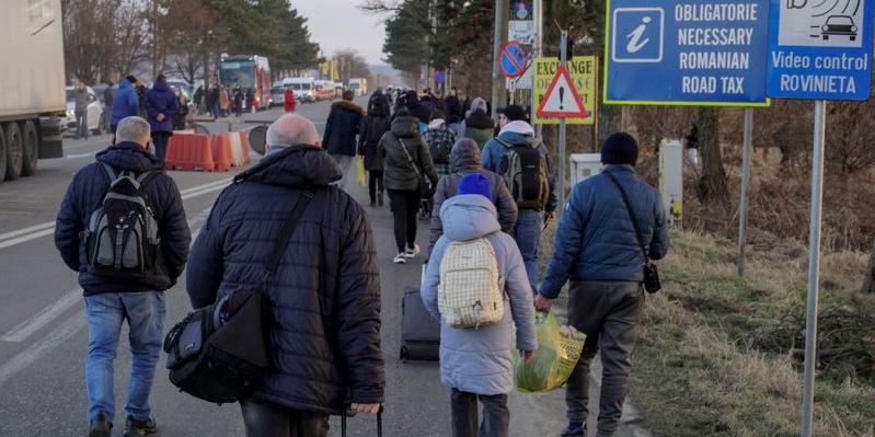 Ribuan Orang Berlomba Tinggalkan Ukraina, Laki-laki Cukup Umur Dilarang Pergi