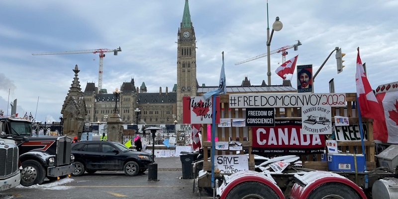 Demonstran Pengemudi Truk Lumpuhkan Pusat Ibukota, Ottawa Berlakukan Keadaan Darurat