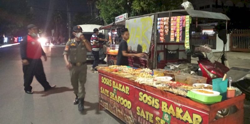 Belasan Kafe dan Minimarket Disegel Satpol PP Semarang Gegara Tak Pakai PeduliLindungi