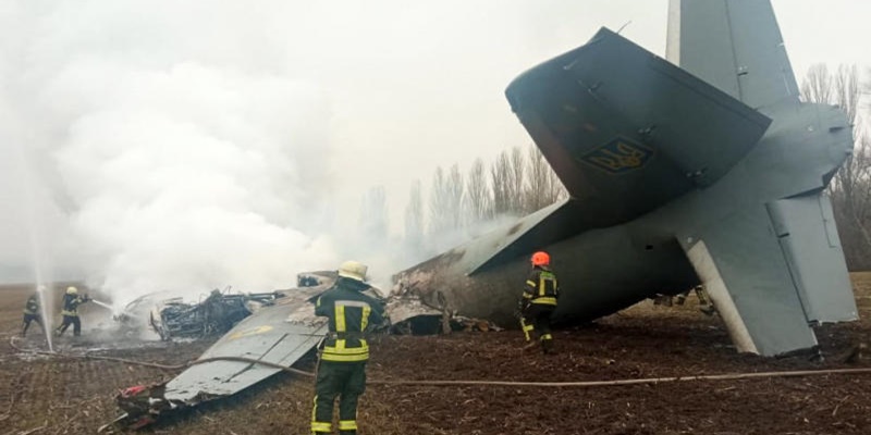 Satu Pesawat Militer Ukraina Ditembak Jatuh, Lima Tewas