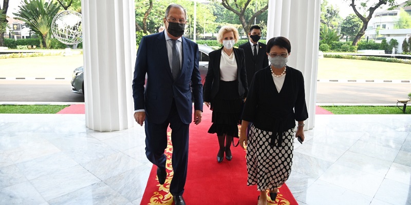 Bahas Ketegangan, Retno Marsudi Telepon Menlu Rusia dan Ukraina