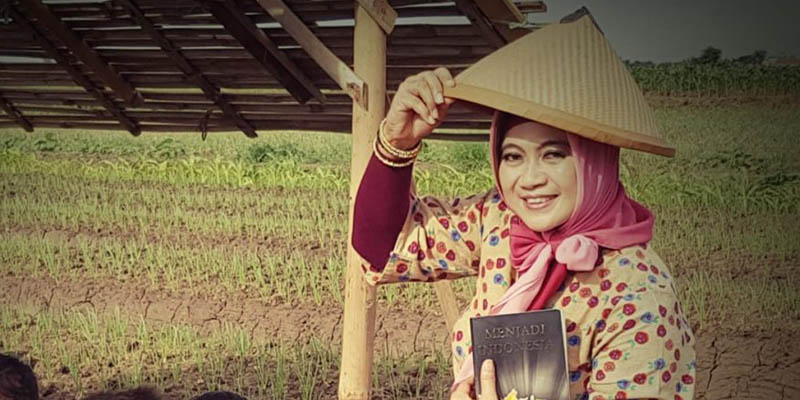 Selain Dukung Tugas Suami Berantas Korupsi, Dina Firli Juga Aktif Ciptakan Lagu