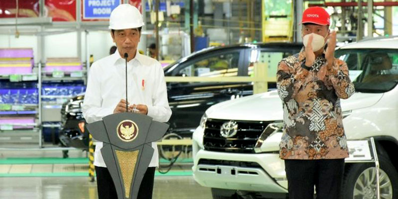 Jokowi Bangga dengan Ekspor Mobil CBU, Pengamat: Mobil Esemka Apa Kabarnya?