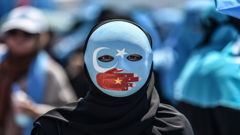 China Gunakan â€œBoneka Uighurâ€ untuk Hapuskan Budaya Uighur