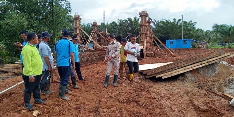 Gelar Sidak, Ketua DPRD Pandeglang Kecewa Proyek Tembok Penahan Tanah di Tanjung Lesung Ambruk