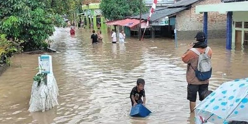 Banjir Landa Kota Serang, Puluhan Rumah Terendam Hingga 4 Meter