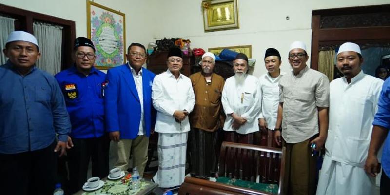 Safari ke Kiai-kiai Jatim, Zulkifli Hasan Bicara Pentingnya Politik Tengah