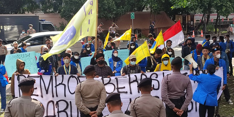 Demo di KPK, PMII Kota Bekasi Desak KPK Segera Periksa Tri Adhianto