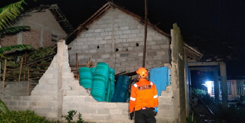 Angin Puting Beliung Terjang Kabupaten Semarang, 30 Rumah Dinyatakan Rusak