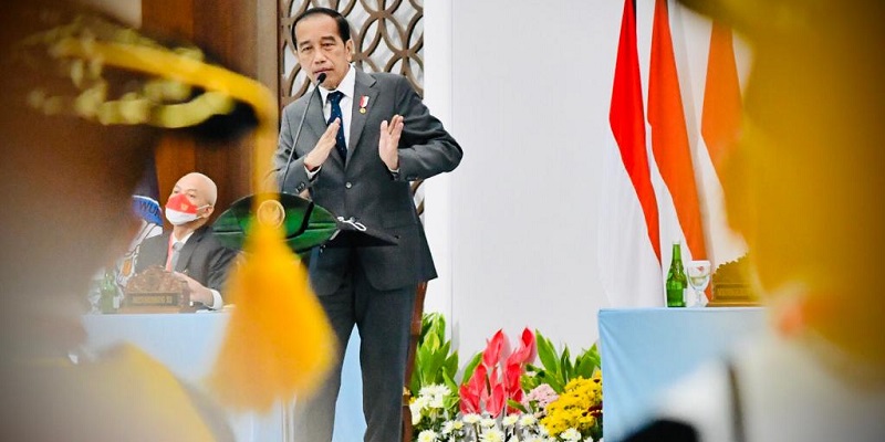 Gusar Harga Minyak Dunia Melonjak, Jokowi: Kita Tahannya Sampai Berapa Hari Bu Menkeu?