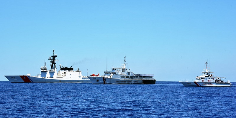 Kapal Penjaga Pantai China Bermanuver Sangat Dekat dengan Kapal Filipina di Laut China Selatan