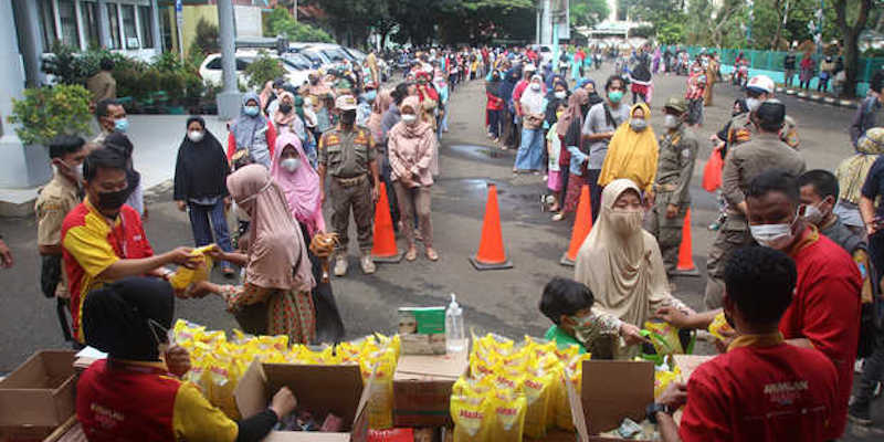 Rakyat Mati Antre Minyak Goreng: Makzulkan Presiden Jokowi Segera<i>!</i>