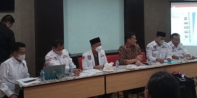 Jumpa Pers, Apdesi Tak Mau Pusing Soal "3 Periode"