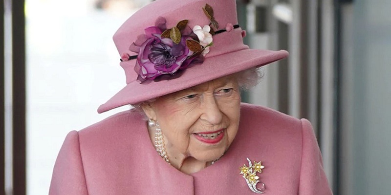 Mulai Pulih dari Covid-19, Ratu Elizabeth Sudah Bisa Jalan-jalan di Perkebunan
