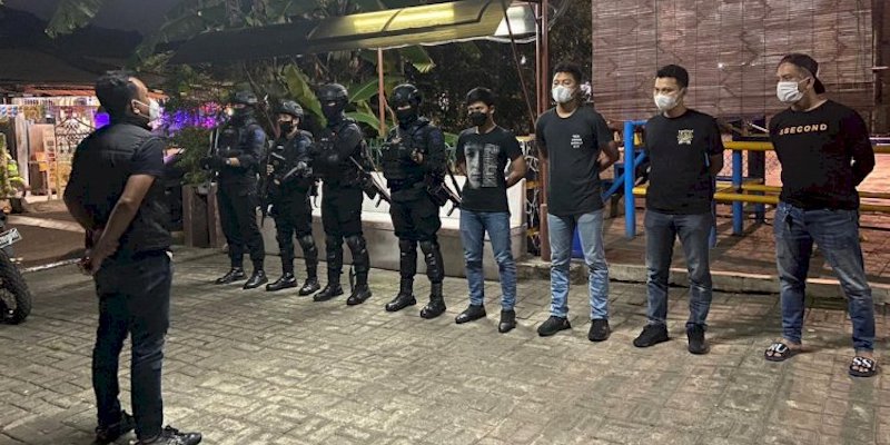 Tekan Peredaran Narkoba, Polisi Rutin Gelar Patroli di Kampung Ambon